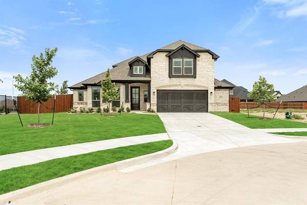 801 Lakewood Court, Midlothian, TX 76065