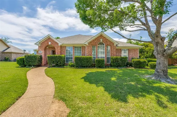 1222 Tralee Lane,  Garland,  TX 75044