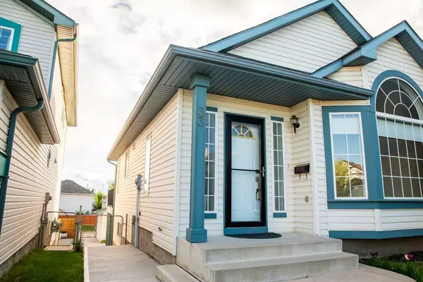 Calgary, AB T3K 4Z7,33 Covewood Close NE