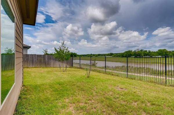 437 Lacey Oak Loop, San Marcos, TX 78666