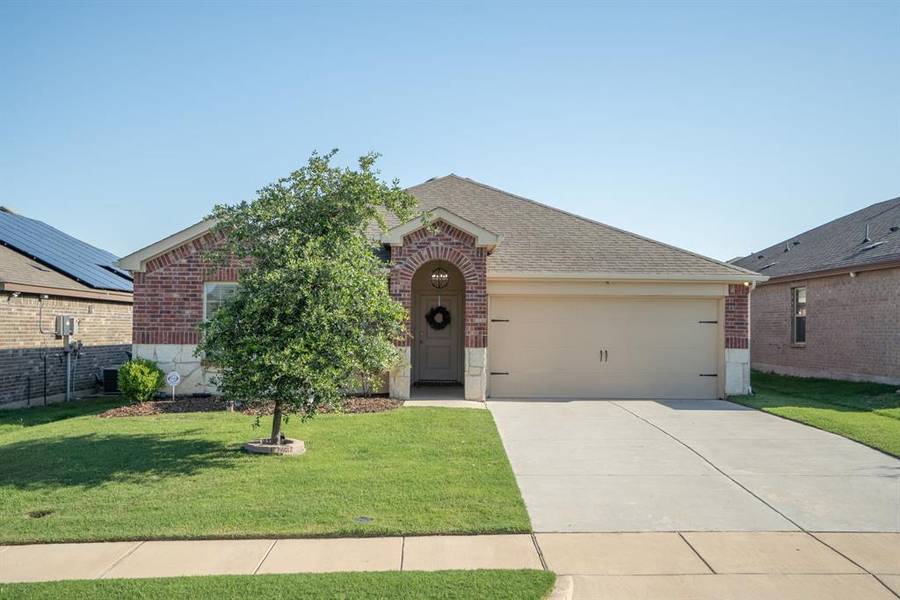 945 Alton Drive, Aubrey, TX 76227