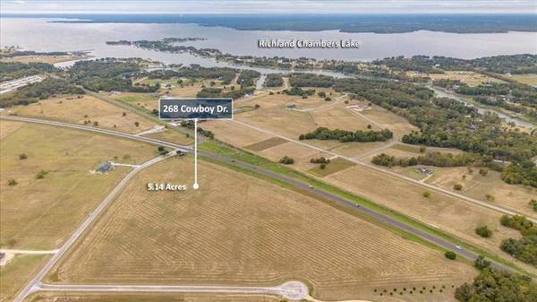 268 Cowboy Drive, Corsicana, TX 75109