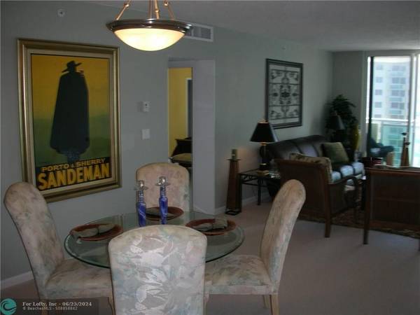 Hollywood, FL 33019,3000 S Ocean Dr  #1206