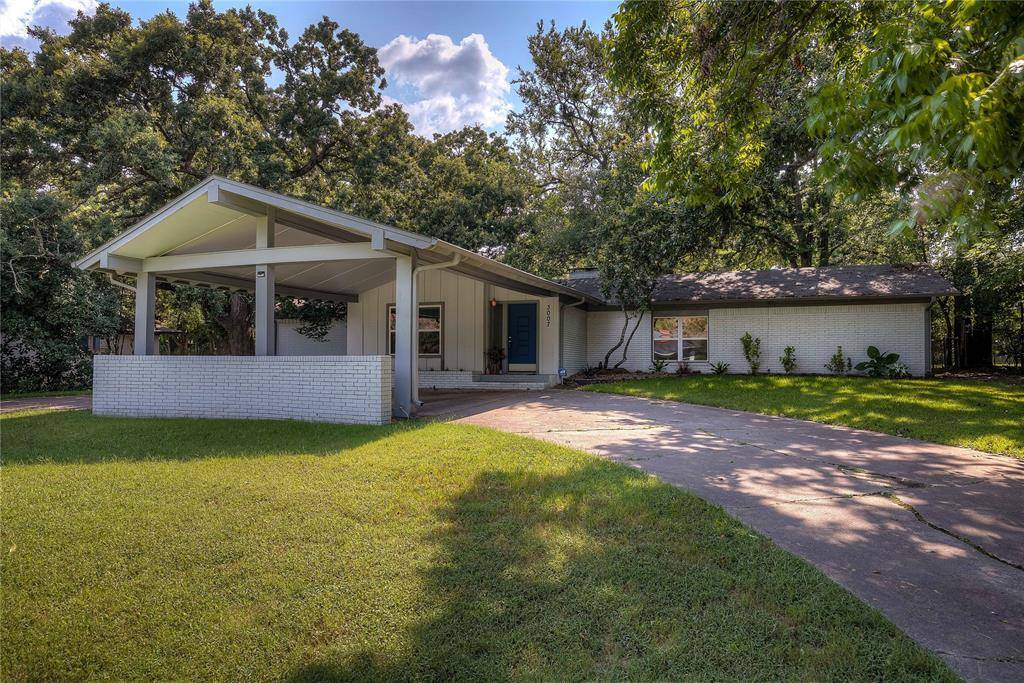 3007 Tanglewood Drive, Commerce, TX 75428