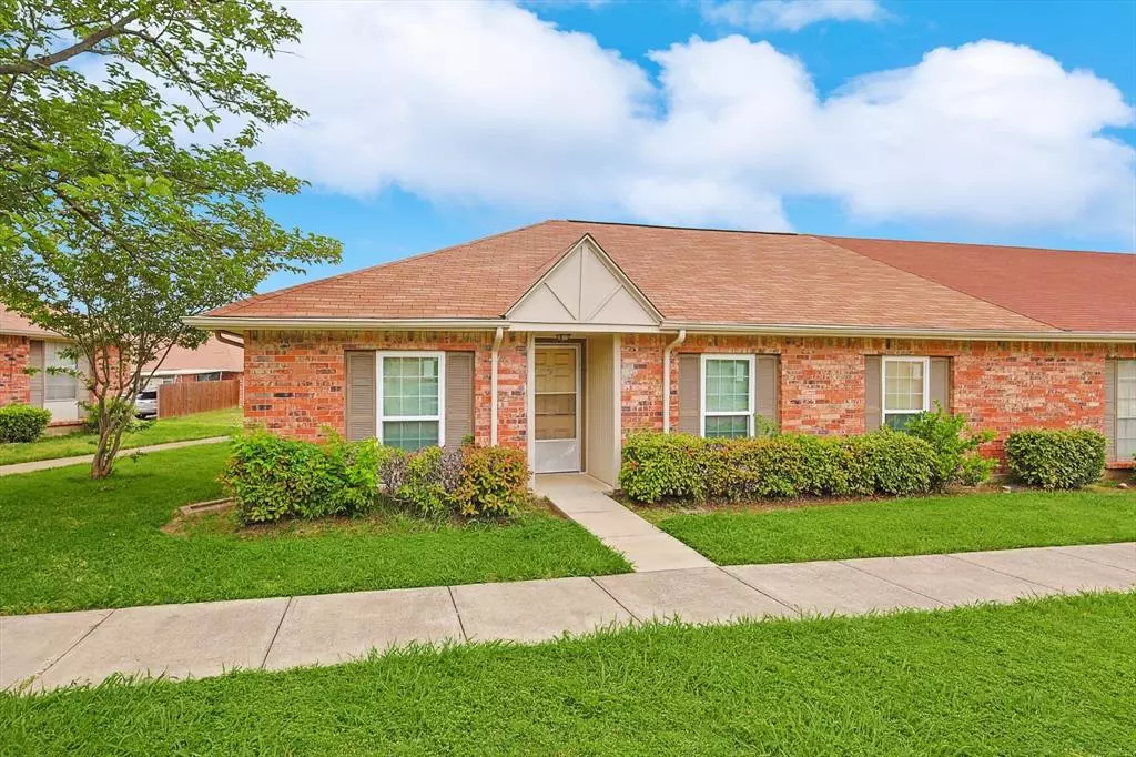 Grand Prairie, TX 75052,39 Townhouse #19