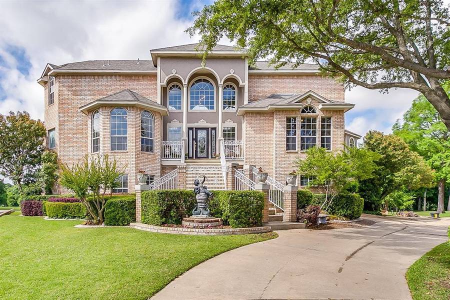 4700 Greenway Court, North Richland Hills, TX 76180