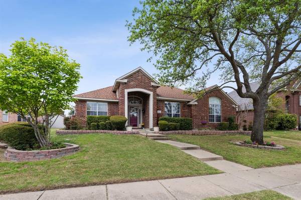 6513 Warwick Drive,  Rowlett,  TX 75087