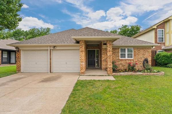 5702 Congressional Drive, Arlington, TX 76018