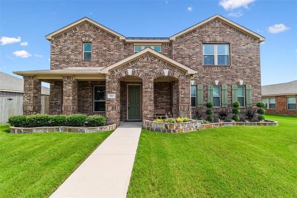 712 Snapdragon Lane,  Desoto,  TX 75115