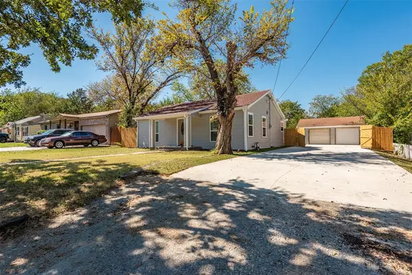 2316 Forest Avenue, Fort Worth, TX 76112