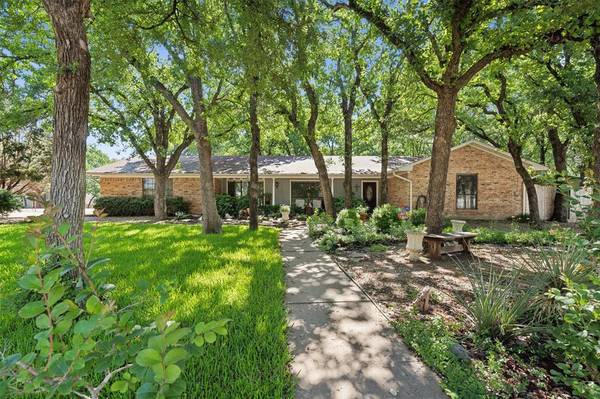 3924 Cimmaron Trail, Granbury, TX 76049