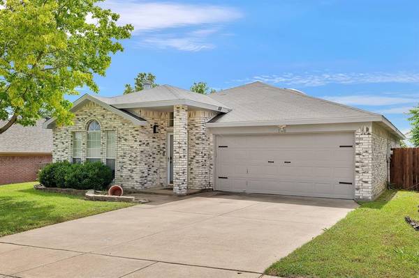 Benbrook, TX 76126,7108 Stonegate Drive