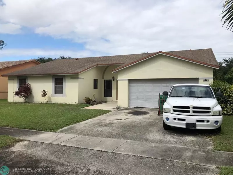 8941 N Lake Miramar Cir, Miramar, FL 33025