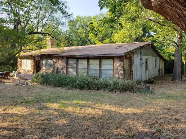 110 Mulberry Drive, Graford, TX 76449