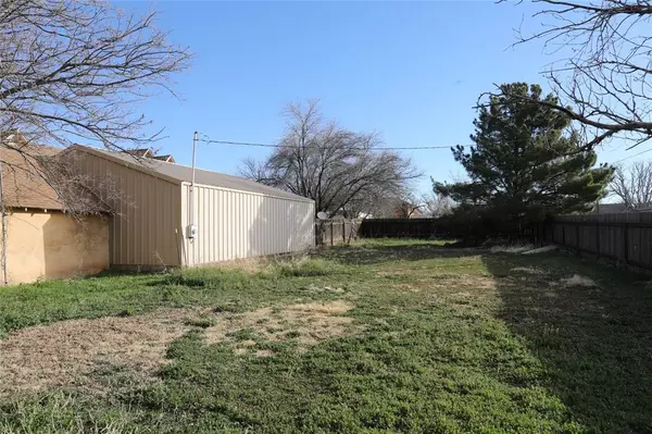 Rotan, TX 79546,411 N McKinley Avenue