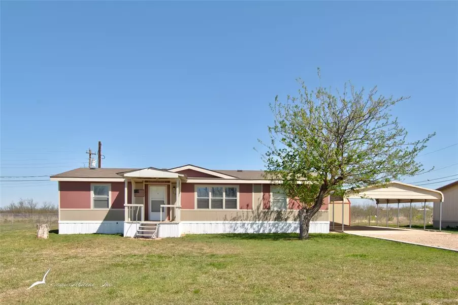 132 Flamingo Drive, Tye, TX 79563