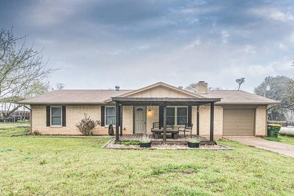 217 English Court, Springtown, TX 76082