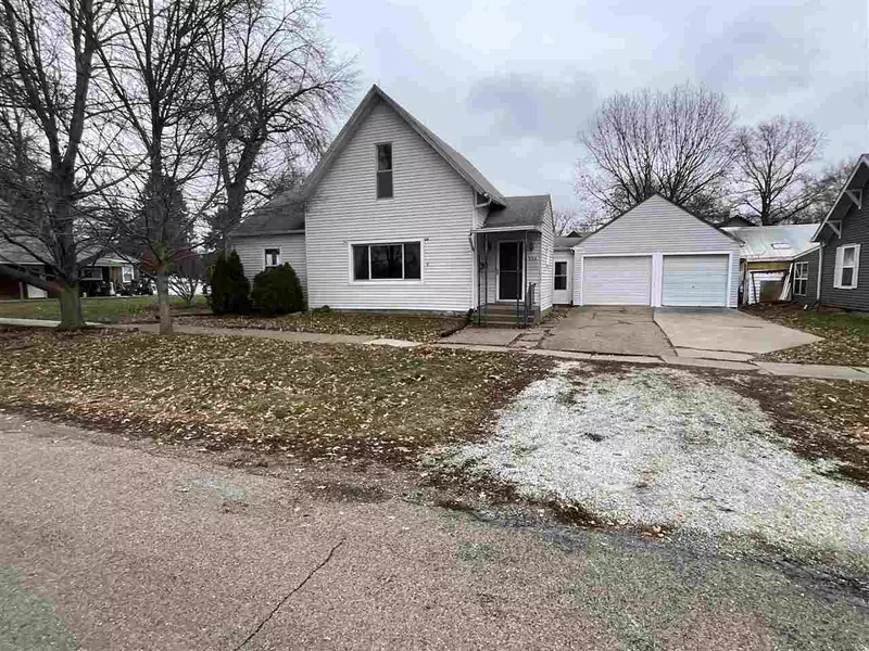 714 N B Avenue, Washington, IA 52353