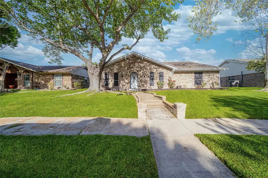 5902 Mark Lane, Rowlett, TX 75089