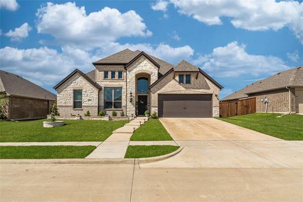 512 Oleander Drive,  Royse City,  TX 75189