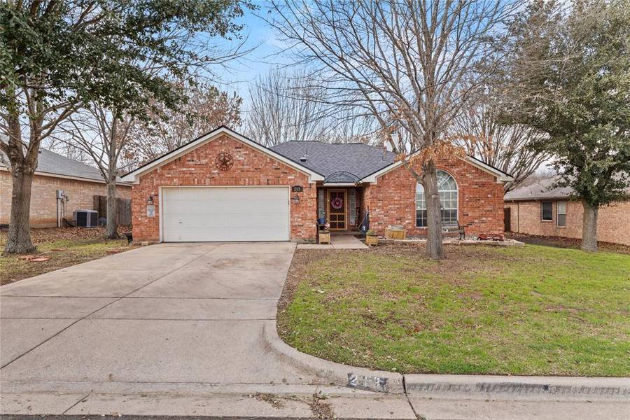 213 Whitestone Way, Weatherford, TX 76085