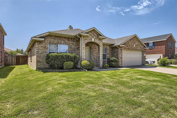 5319 Duval Drive, Grand Prairie, TX 75052