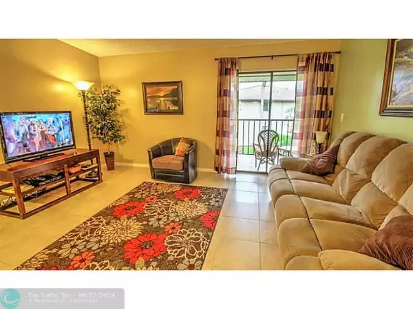 Delray Beach, FL 33484,15492 Lakes Of Delray Blvd  #208