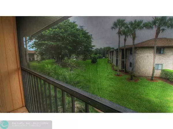 Delray Beach, FL 33484,15492 Lakes Of Delray Blvd  #208