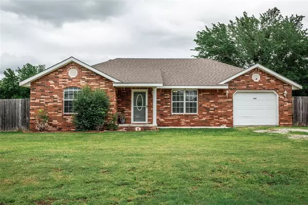 510 W Fruit Street,  Lone Grove,  OK 73443