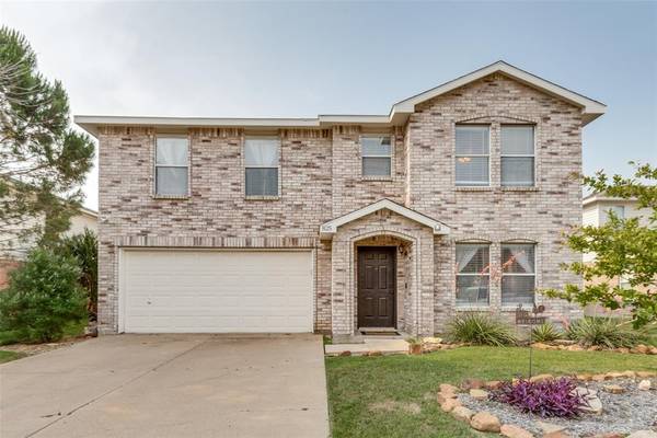 825 Bigfork Drive, Arlington, TX 76001