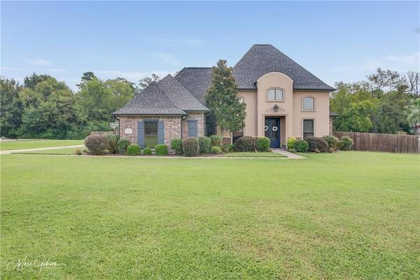 220 Hallmark Drive, Stonewall, LA 71078