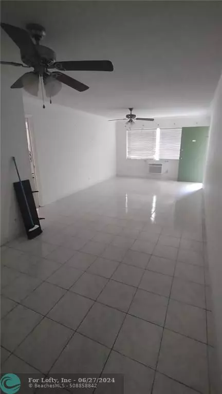 Pompano Beach, FL 33064,1450 E Sample Rd  #112