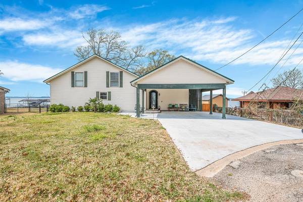 409 Circle Drive, Mabank, TX 75156