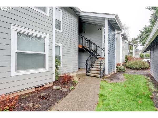 8484 SW MOHAWK ST, Tualatin, OR 97062