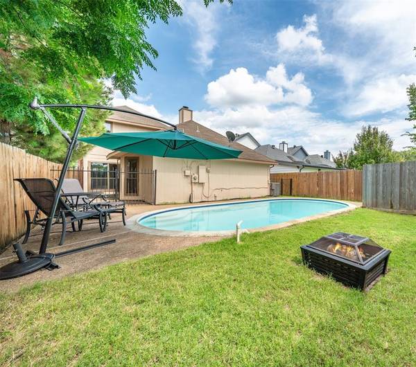 6749 Driffield Circle W, North Richland Hills, TX 76182