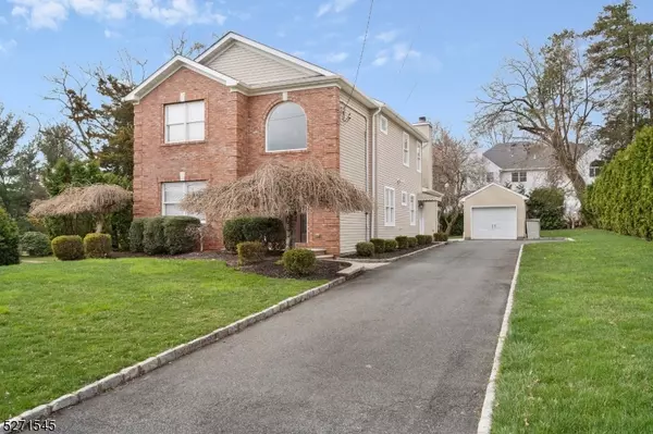 11 Cedar Rd, Watchung Boro, NJ 07069