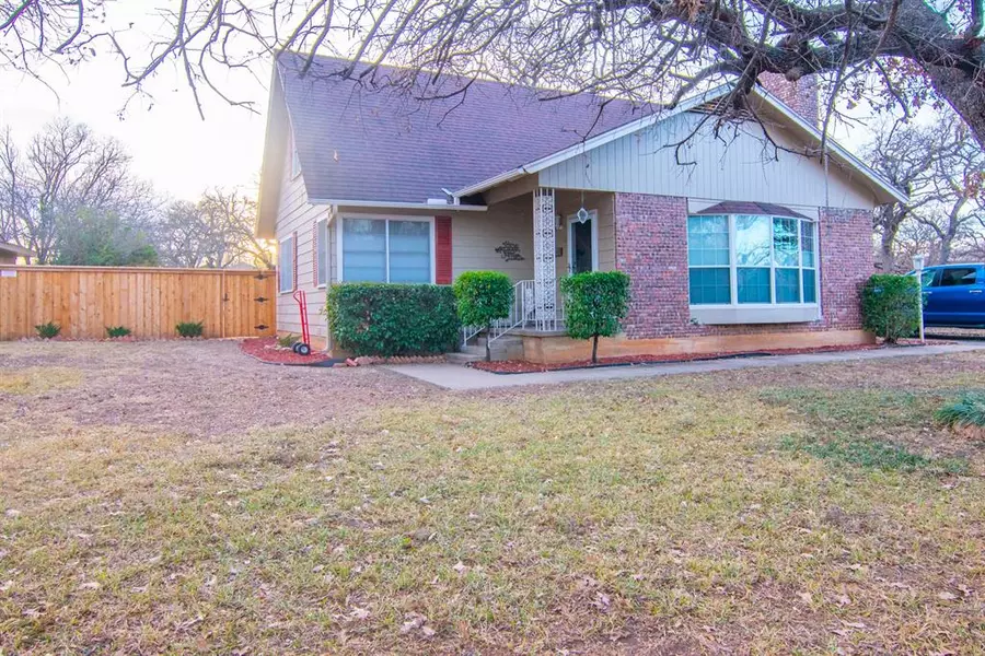 1907 Vine Street, Brownwood, TX 76801