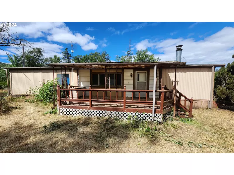 4977 GAZLEY RD, Myrtle Creek, OR 97457