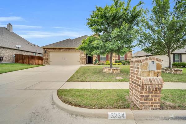 3234 Brighton Drive, Midlothian, TX 76065