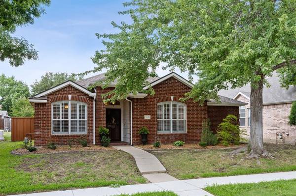 1621 Yellowstone Avenue,  Lewisville,  TX 75077