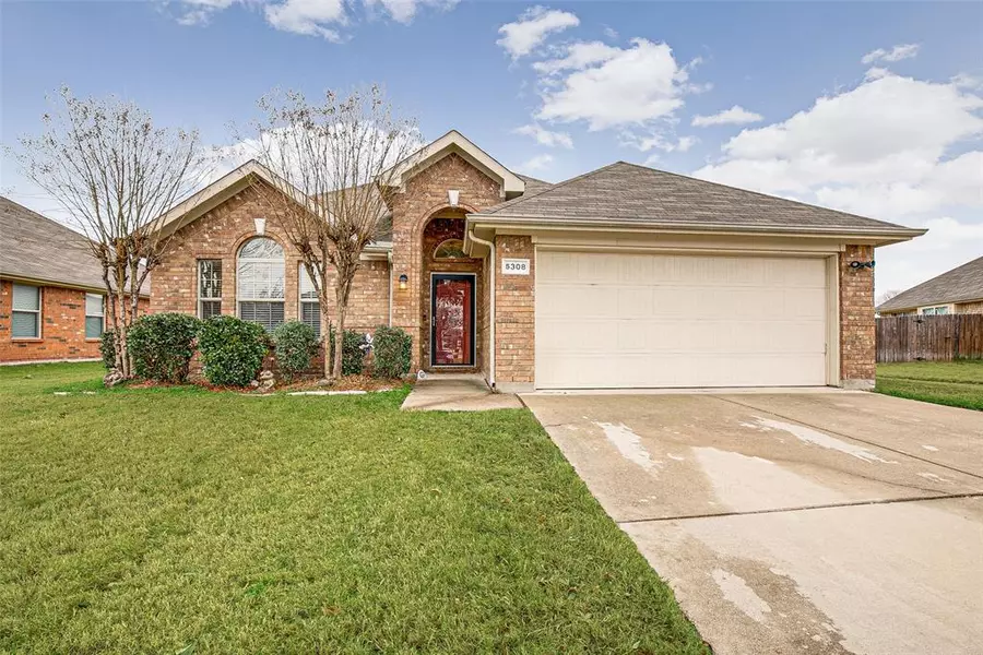 5308 Erin Lane, Grand Prairie, TX 75052