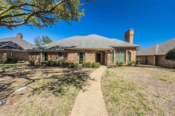 1529 Thistlewood Drive,  Desoto,  TX 75115