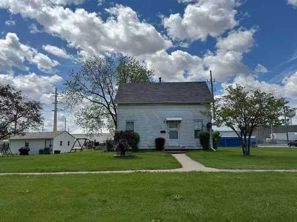 107 N Calhoun St, West Liberty, IA 52776