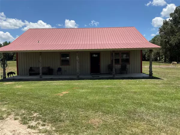 2051 CR 4615, Bogata, TX 75417