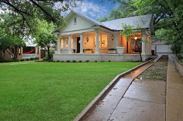 2561 Cockrell Avenue, Fort Worth, TX 76109