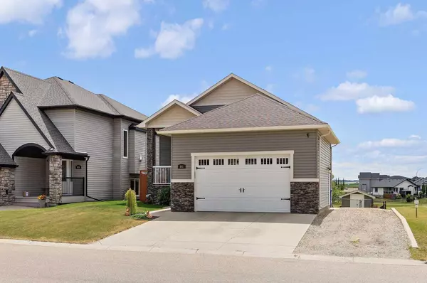 Carstairs, AB T0M 0N0,641 West Highland CRES