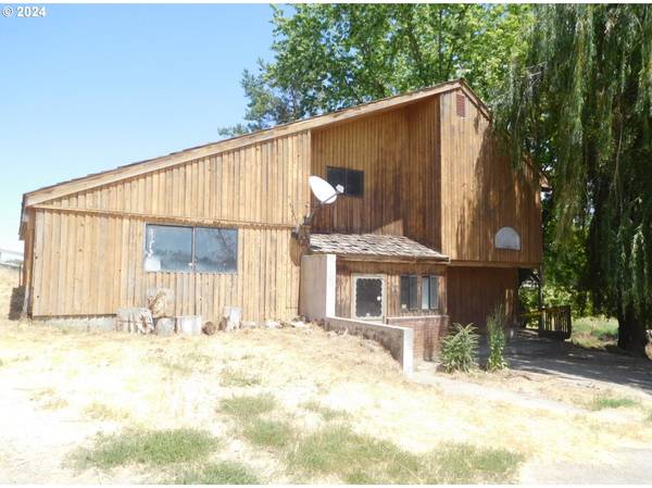 Milton Freewater, OR 97862,54027 SUMMERS LN