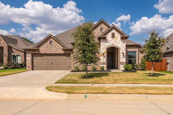 1056 Wildwood Drive,  Joshua,  TX 76058