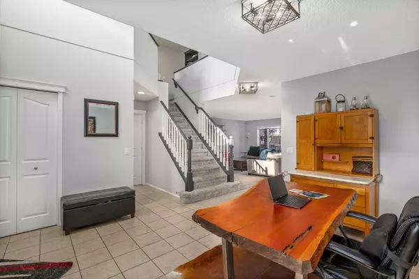 Calgary, AB T3H 4J6,34 Springbank Rise SW