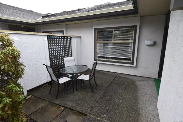 Saanich, BC V8X 4Y4,4360 Emily Carr Dr #15